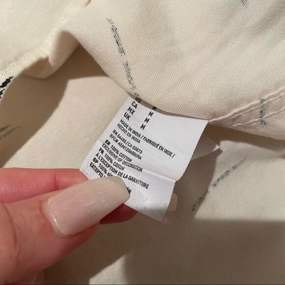 🚨 3 for $25 - AEO Off White Printed Classic Shirt - Picture 5 of 8